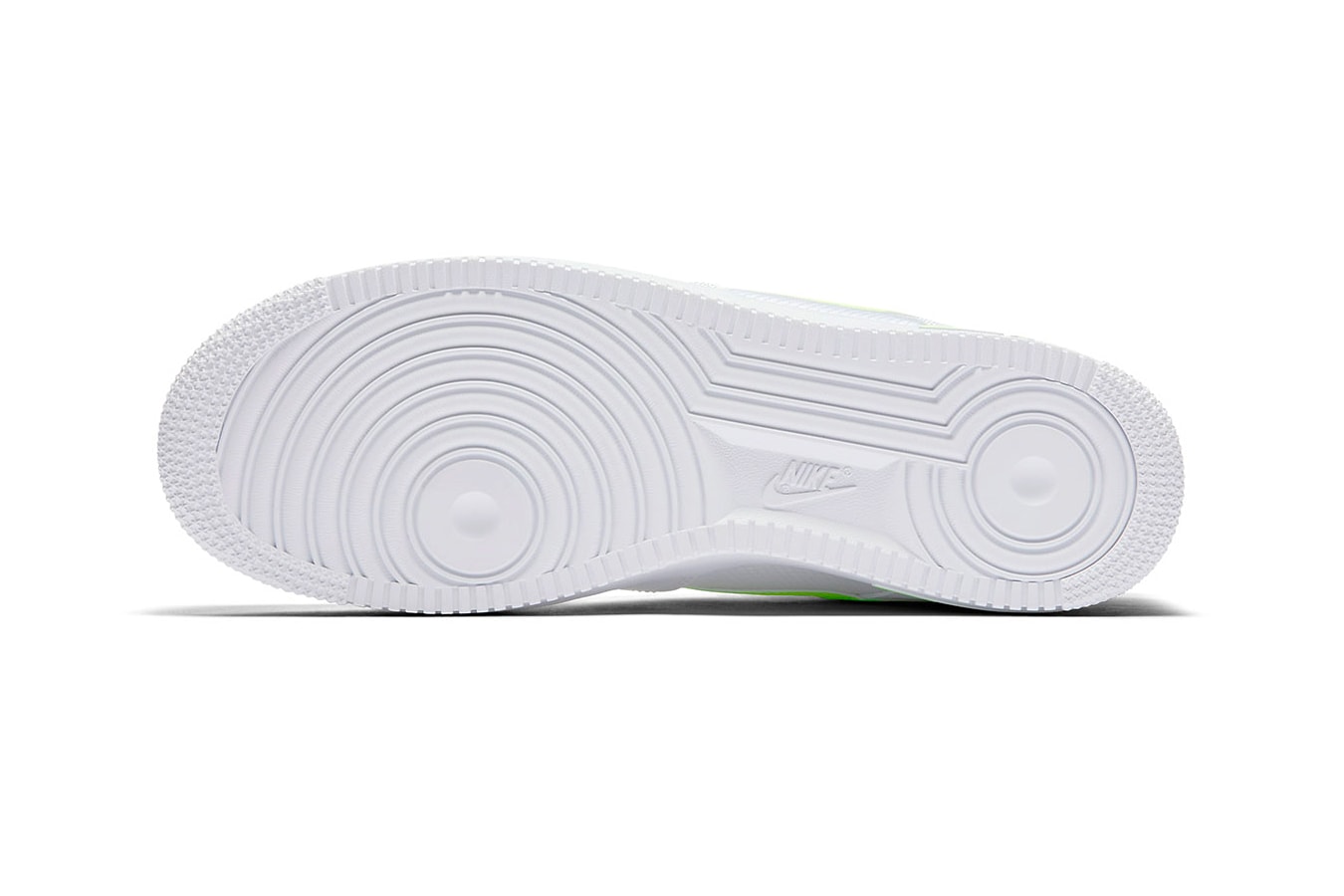 ナイキ　レザー　メッシュ　スニーカー　Nike Mixes Leather and Mesh on New Air Force 1s black red white volt grey blue release info images price footwear