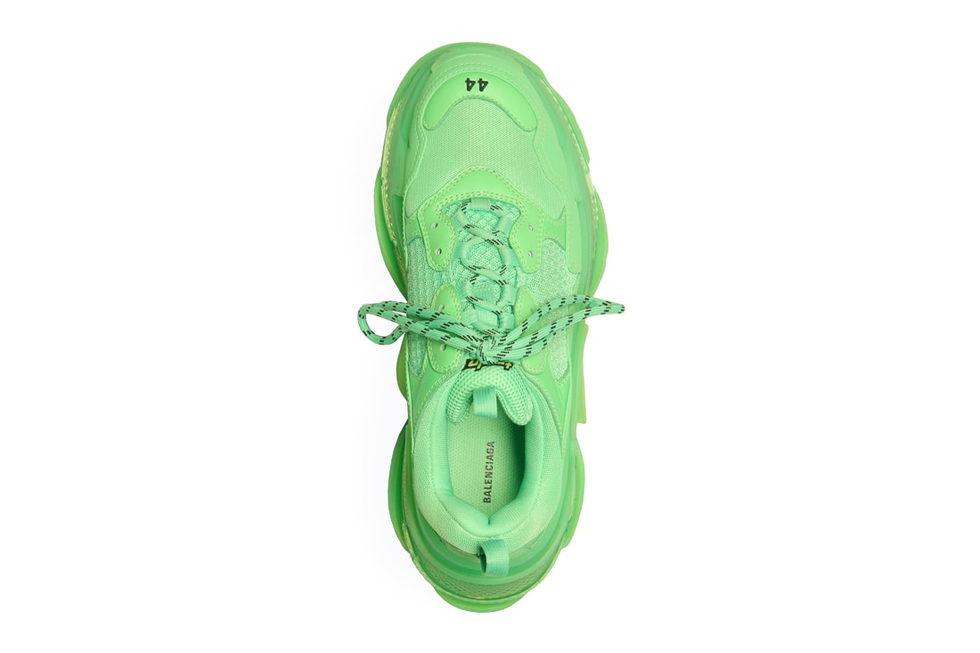 バレンシアガ トリプルエス ネオングリーン　スニーカー Balenciaga Triple S "Neon Green" Release Info available now stockist web store 541624W09OL3801 Triple S in neon green leather, double foam and mesh translucent sole 