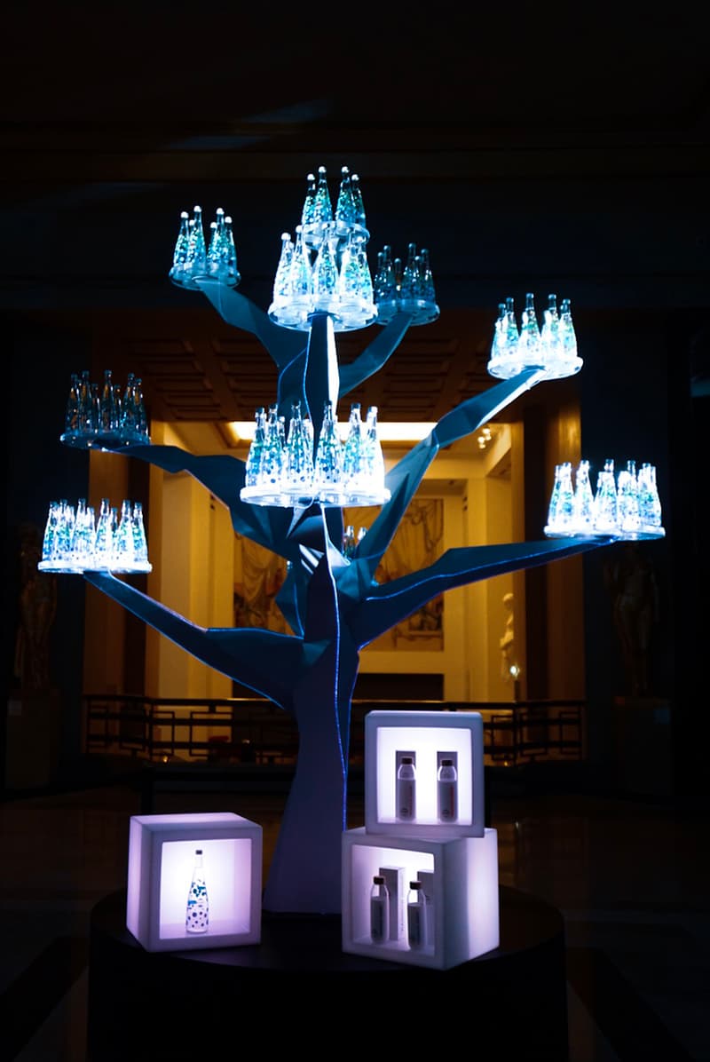 ヴァージル・アブロー 　エビアン　virgil abloh evian water launch party one drop can make a rainbow inside bottle somos release drop buy sale france paris dj set