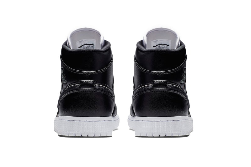ジョーダンの名台詞をあしらったオールブラックの Air Jordan 1 Mid が登場 air jordan 1 mid maybe i destroyed the game 2019 footwear jordan brand black white