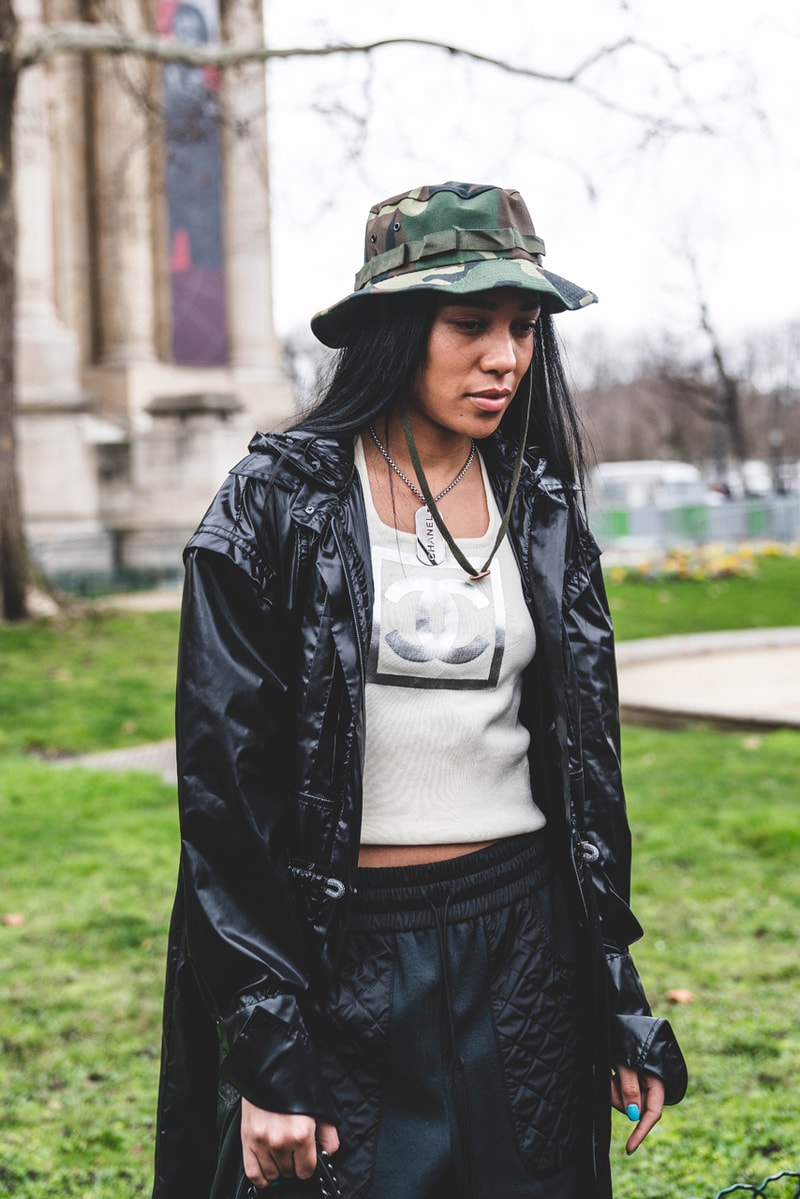 ストリートスナップ：シャネル 2019年秋冬コレクション Karl Lagerfeld（カール・ラガーフェルド）chanel Chanel FW19 Paris Fashion Week Street Style runway collection fall winter 2019 karl lagerfeld guest attendee pfw 