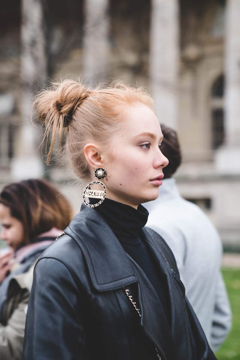 ストリートスナップ：シャネル 2019年秋冬コレクション Karl Lagerfeld（カール・ラガーフェルド）chanel Chanel FW19 Paris Fashion Week Street Style runway collection fall winter 2019 karl lagerfeld guest attendee pfw 