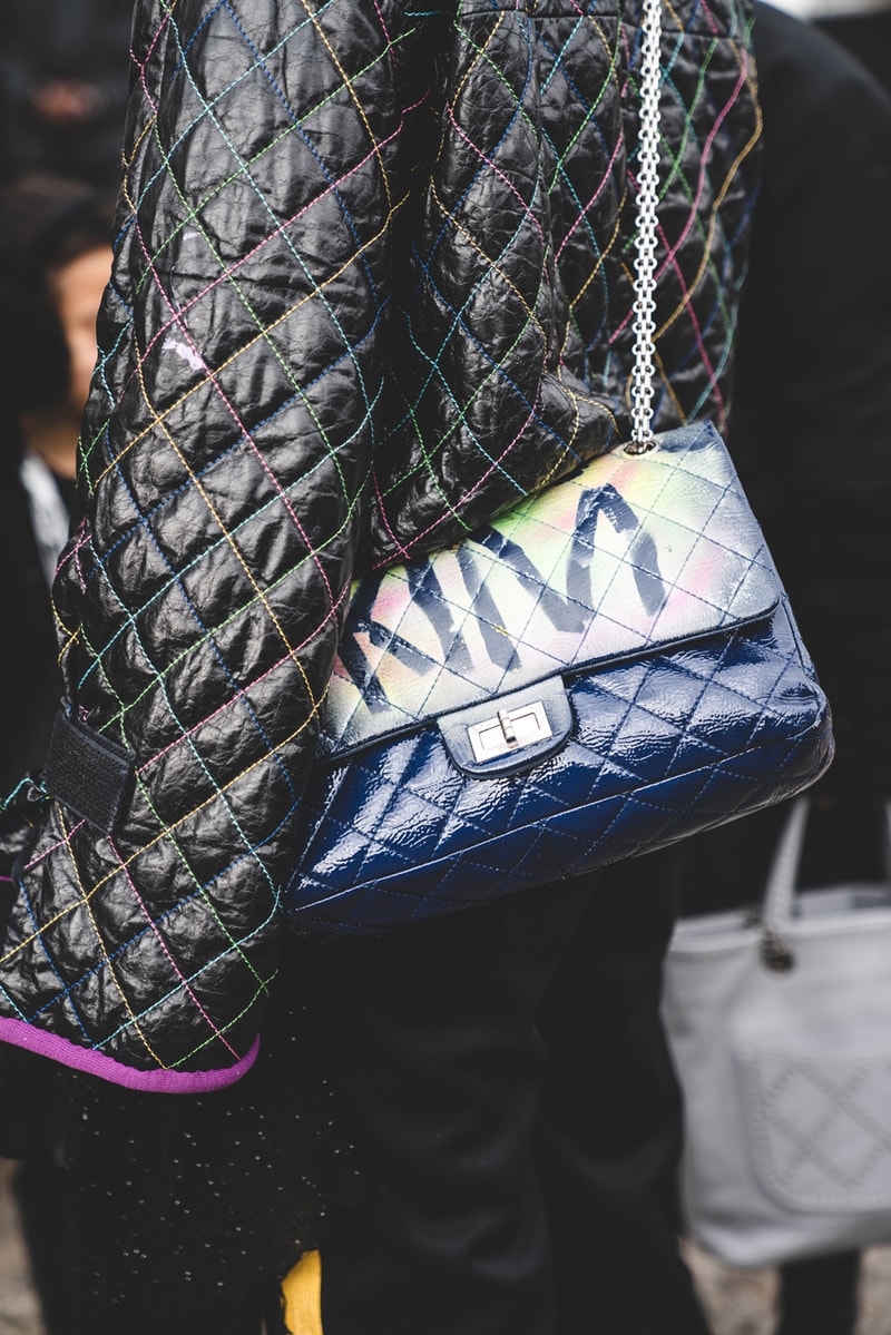 ストリートスナップ：シャネル 2019年秋冬コレクション Karl Lagerfeld（カール・ラガーフェルド）chanel Chanel FW19 Paris Fashion Week Street Style runway collection fall winter 2019 karl lagerfeld guest attendee pfw 
