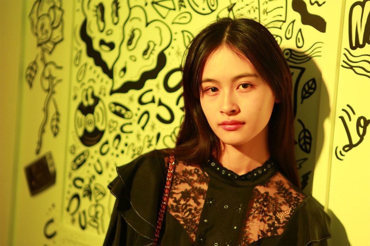 東京・表参道に突如出現した Coach のファン参加型イベント “LIFE COACH” へ潜入 地下鉄や祭りを彷彿とさせる異空間では、気鋭アーティストのライブやタロット占いを定期的に開催 