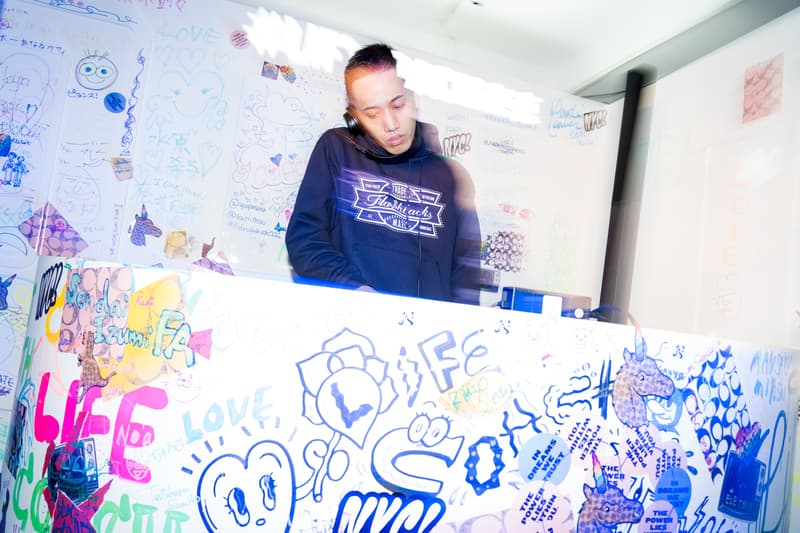 “LIFE COACH 東京” 閉幕前夜に行われたサプライズライブを一挙プレイバック TAKUYA KAMIOKAの息を呑むライブペインティングと、KID FRESINO、JJJ、STUTSらのDJプレイでヘッズたちのボルテージは最高潮に