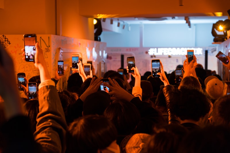 “LIFE COACH 東京” 閉幕前夜に行われたサプライズライブを一挙プレイバック TAKUYA KAMIOKAの息を呑むライブペインティングと、KID FRESINO、JJJ、STUTSらのDJプレイでヘッズたちのボルテージは最高潮に 
