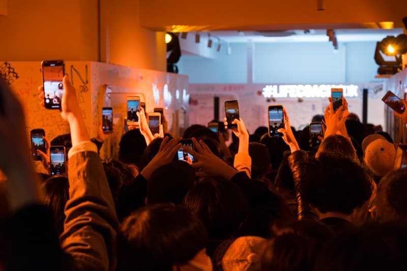 “LIFE COACH 東京” 閉幕前夜に行われたサプライズライブを一挙プレイバック TAKUYA KAMIOKAの息を呑むライブペインティングと、KID FRESINO、JJJ、STUTSらのDJプレイでヘッズたちのボルテージは最高潮に