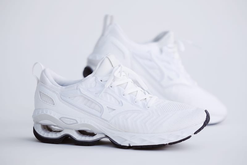 最先端技術の粋を集めた MIZUNO による新作ハイエンドパフォーマンスシューズが登場