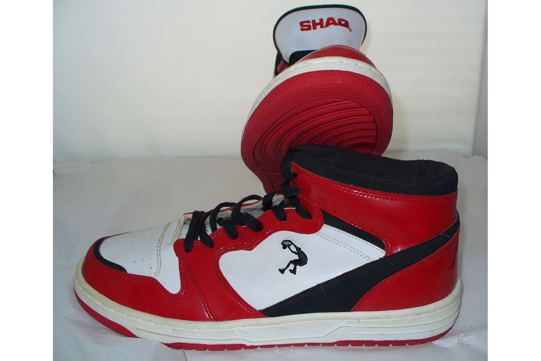 NBA シャック shaq Shaquille O'Neal シャキール・オニール ブランドのヤバ過ぎる“パクリ”スニーカーを一挙紹介