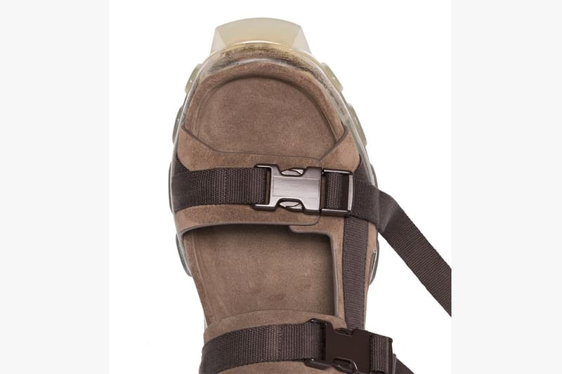 リック・オウエンス サンダル Rick Owens Grey "Tractor" Suede Sandals release drop info pricing farfetch made in italy RU19S2815LRBOCW "340 DUST/CLEAR SOLE" 
