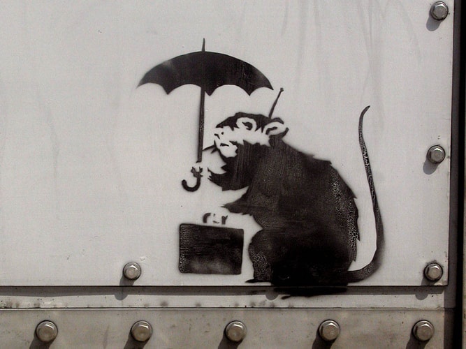 Banksy のものと“思しき作品”を東京都庁舎で一般公開