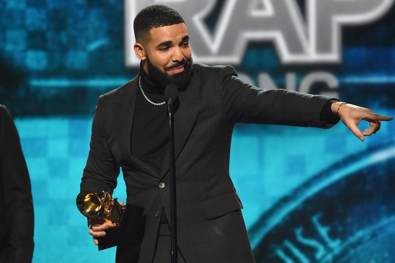 総額1億円を超える Drake のアウトフィットをチェック