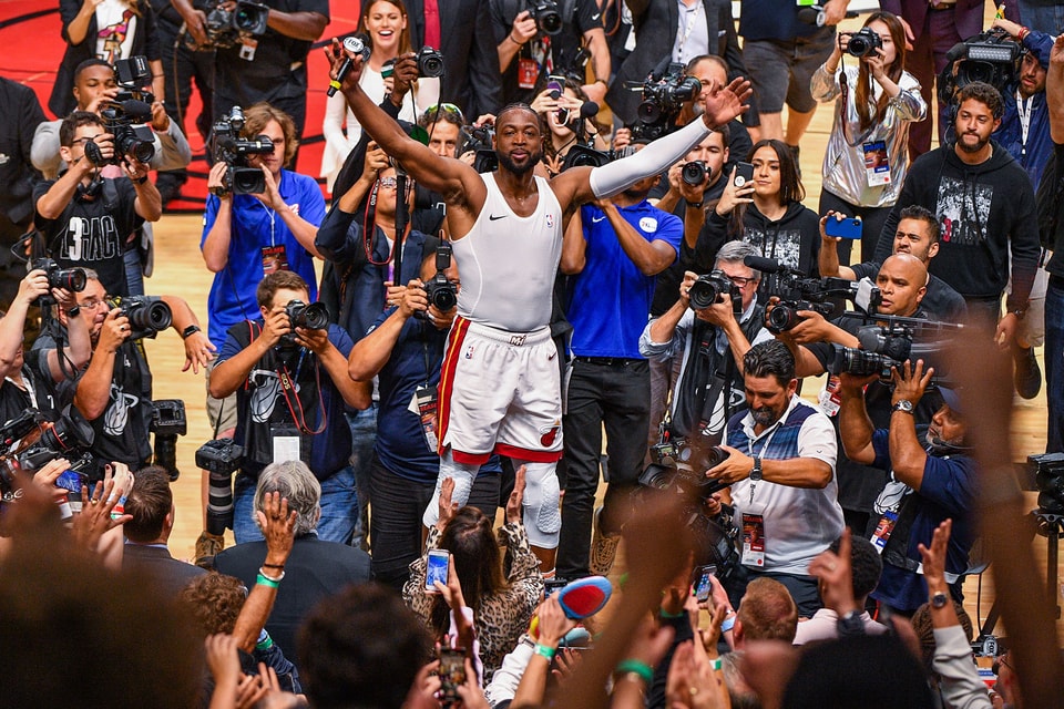 ドウェイン ウェイドのnba引退試合で巻き起こった驚きの大合唱とは Hypebeast Jp ドウェイン ウェイドのnba引退試合で巻き起こった驚きの大合唱とは Hypebeast Jp