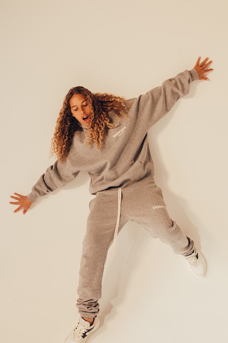 フィアオブゴッド エッセンシャルズ Fear of God ESSENTIALS が最新ルックブック & リストック情報を解禁 Fear of God Essentials Spring Summer 2019 SS19 Collection Drop Date Release Information oversized t-shirt long-sleeve crewneck sweatshirt hoodie sweatshort sweatpant limited run clothing Jerry Lorenzo