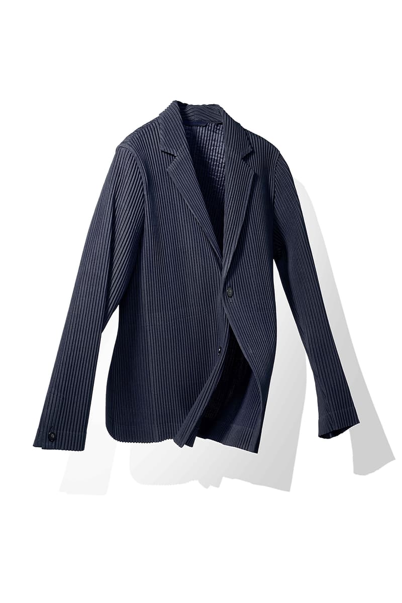 三宅一生の想いを宿す HOMME PLISSÉ ISSEY MIYAKE の定番プロダクトをプレイバック 着る者の個性を引き立てる“プリーツ製品”の数々は、日本人ならではの気遣いと類まれな技術の賜物