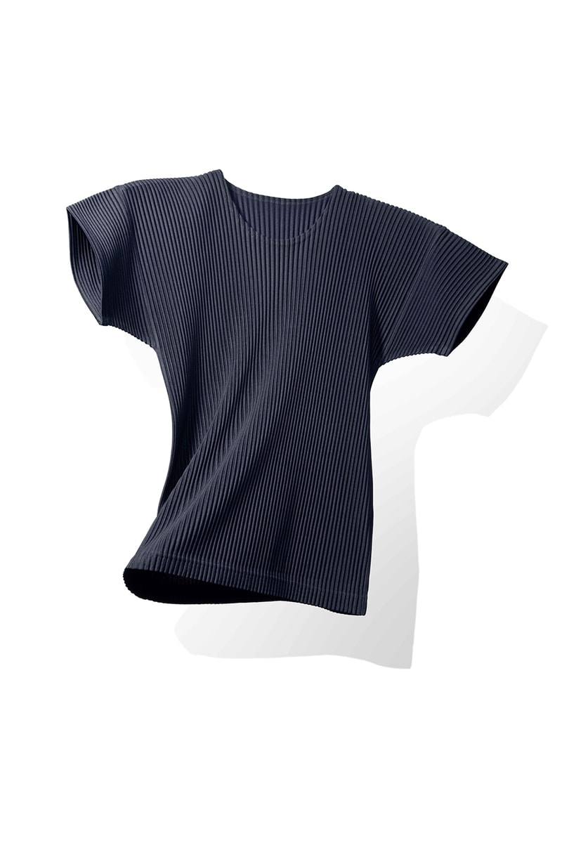 三宅一生の想いを宿す HOMME PLISSÉ ISSEY MIYAKE の定番プロダクトをプレイバック 着る者の個性を引き立てる“プリーツ製品”の数々は、日本人ならではの気遣いと類まれな技術の賜物 