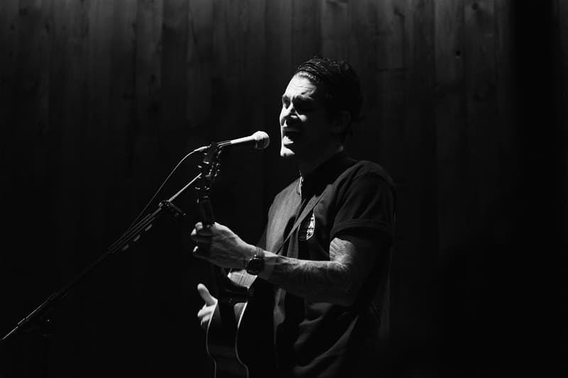 ジョン・メイヤー ネイバーフッド NEIGHBORHOOD John Mayer ライブ 写真 アコースティック