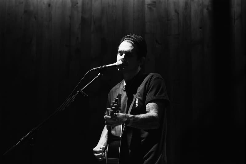 ジョン・メイヤー ネイバーフッド NEIGHBORHOOD John Mayer ライブ 写真 アコースティック