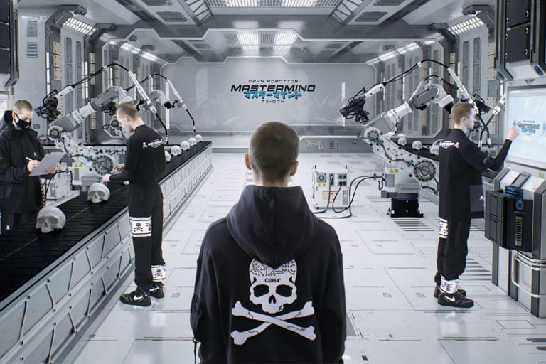 mastermind JAPAN x C2H4 が架空のロボット開発企業をテーマにした “TX-074” コレクションをリリース