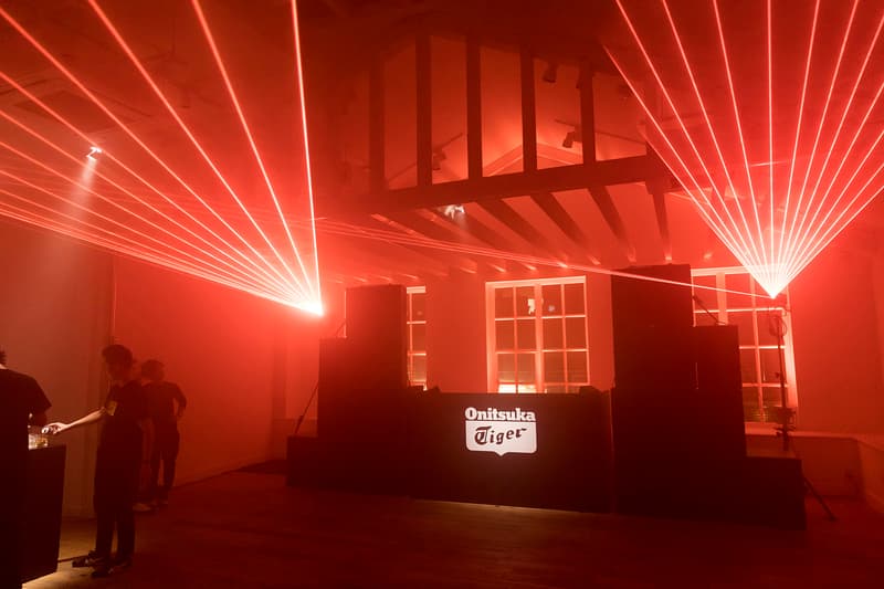 オニツカタイガー Onitsuka Tiger スニーカー メキシコ カリフォルニア アドミックス ランナー オンライン 店舗 ストア 住所 コレクション 阿部ジュリア AMIAYA 福士リナ 中田みのり 橋爪愛