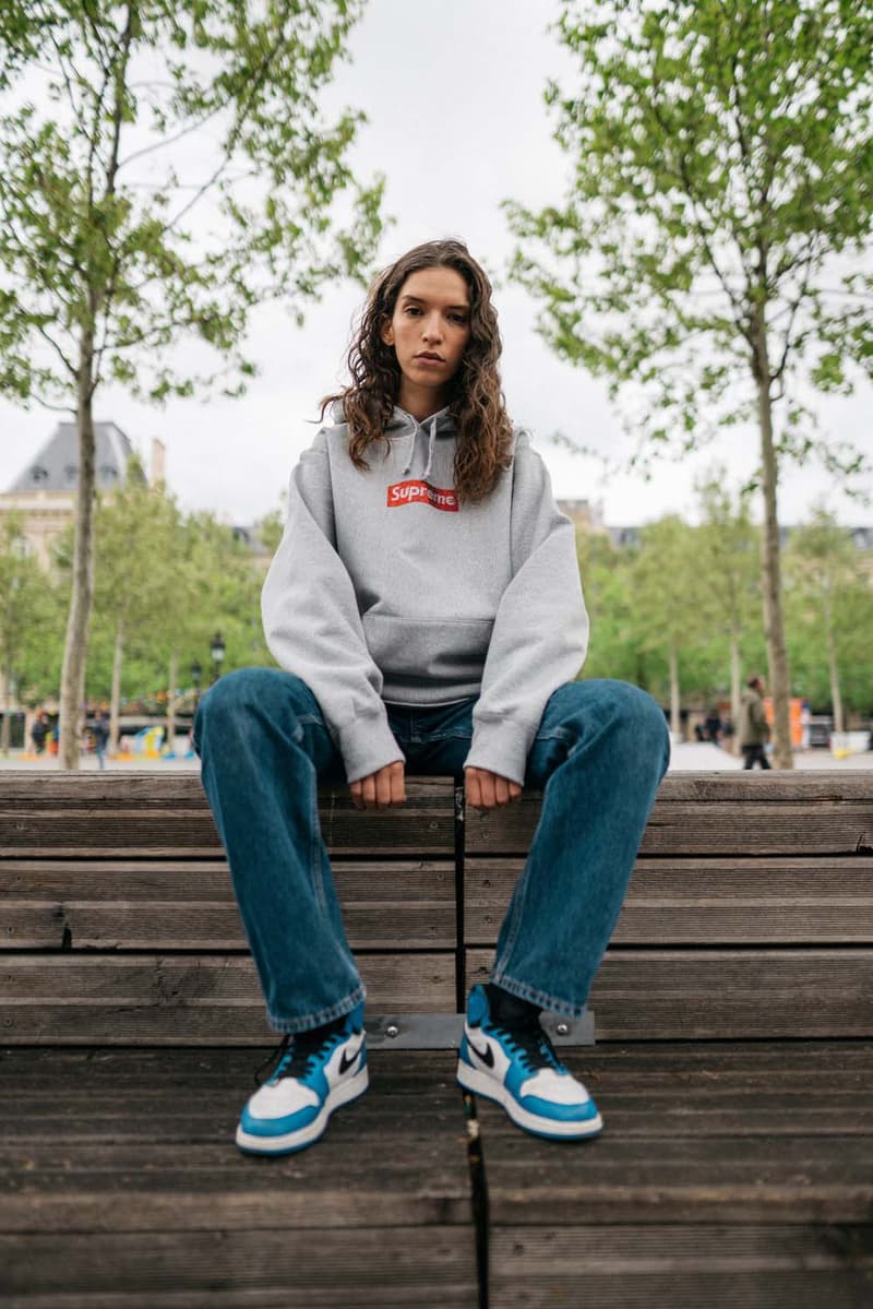 シュプリーム 25周年 ボックスロゴ スワロフスキー Supreme x Swarovski Box Logo Anniversary Drop collection on body hoodie tee shirt release day april 25 2019 exclusive france paris day model colorway crystal