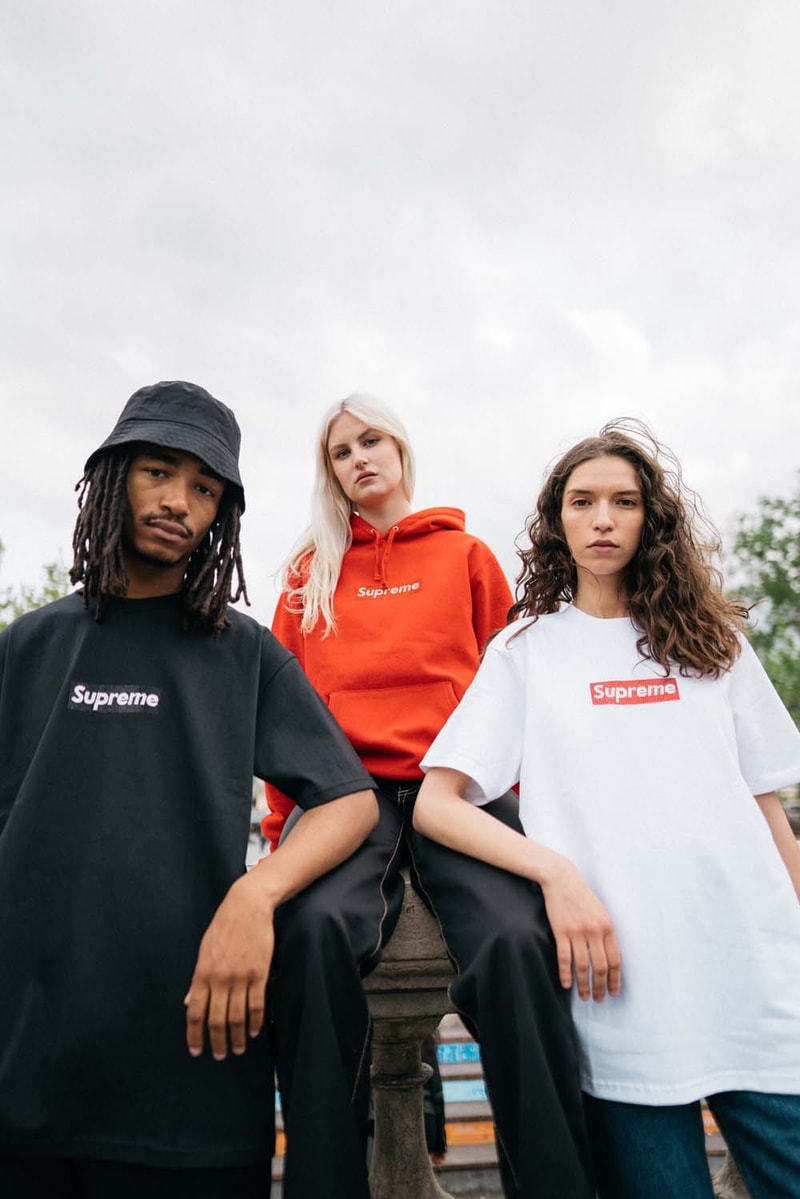 シュプリーム 25周年 ボックスロゴ スワロフスキー Supreme x Swarovski Box Logo Anniversary Drop collection on body hoodie tee shirt release day april 25 2019 exclusive france paris day model colorway crystal