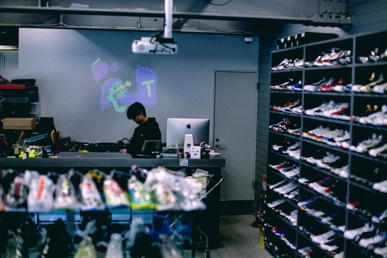 “ポートランド行き”を運ぶ夢のスニーカー争奪イベントを体験レポート 〈Nike〉の本社見学などレアな特典が付いた“ノドから足が出るほど欲しくなるポートランド・フリーパス・スニーカー”を目指して、スニーカーヘッズたちが原宿の街を駆け回った熱い1日を独占取材 