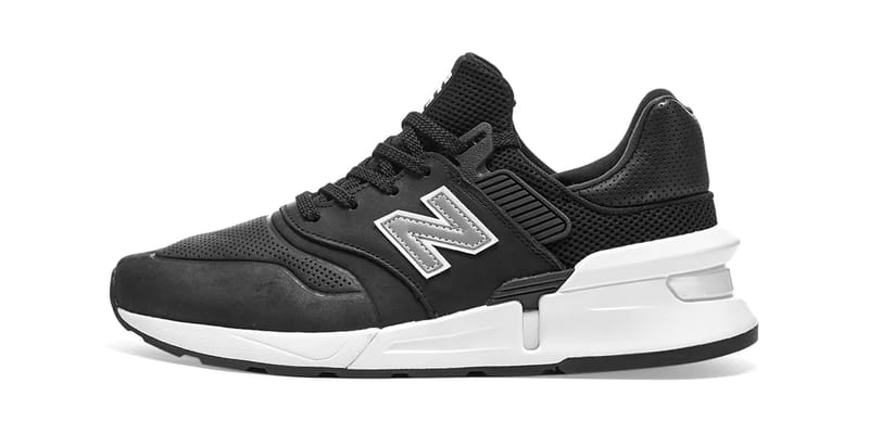 new balance omnis white