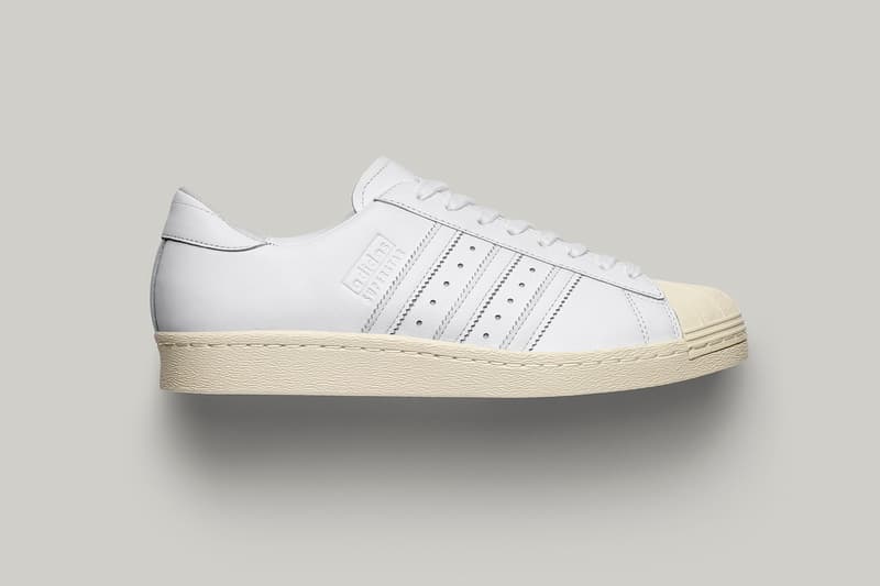 アディダス オリジナルス ホワイト スニーカー スーパーコート スーパースター スタンスミス SUPERCOURT SC PREMIERE SUPERCOURT 90s SUPERSTAR STAN SMITH A.R. TRAINER CONTINENTAL 80 HOME OF CLASSICS adidas