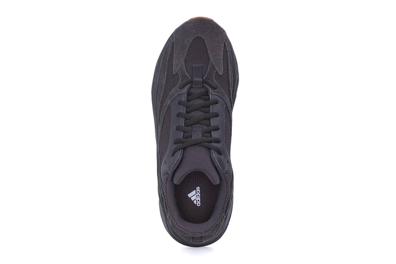 イージーブースト アディダス カニエ・ウェスト adidas YEEZY BOOST 700 Utility Black First Look Gum Rubber Kanye West