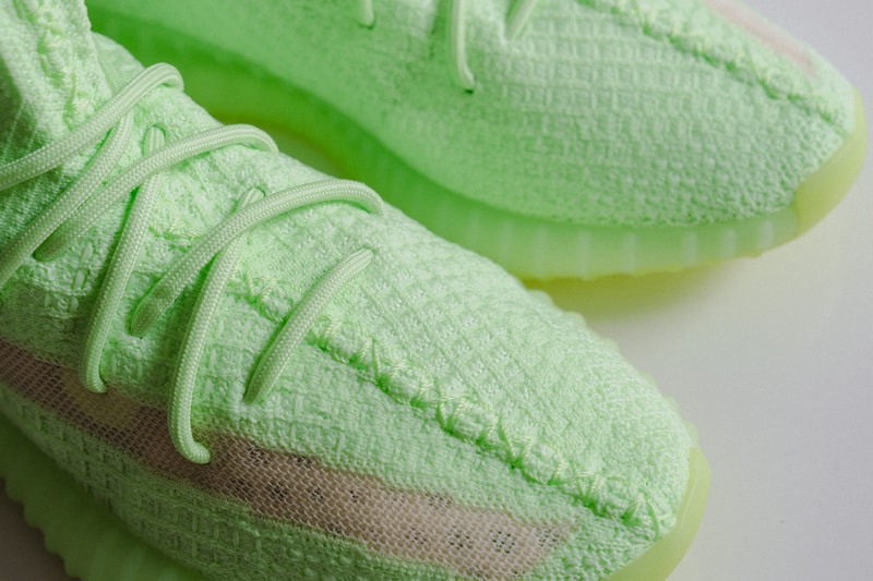 YEEZY BOOST 350 V2 Glow-In-The-Dark イージーブースト 350 蓄光 発売日 リリース 取扱 オンライン 抽選