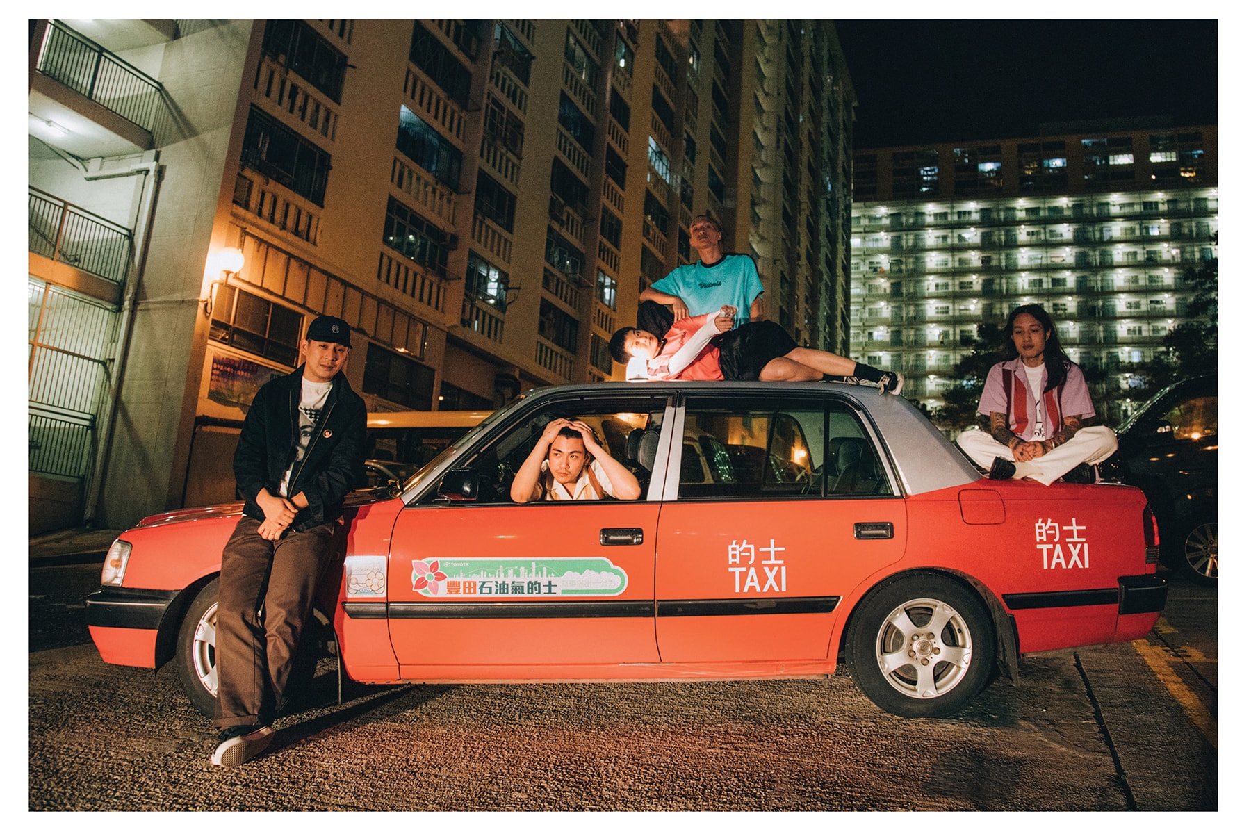 香港発 ビクトリア グルズ スケートレーベル Victoria 2019年 春夏 コレクション エディトリアル “Taxi” が到着