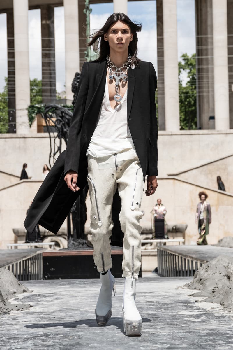 リック オウエンス Rick Owens 春夏コレクション Spring/Summer 2020 パリ ファッションウィーク Paris Fashion Week Men's SS20 Runway Collection Looks Tailoring Iridescent Coats Suits Streetwear Avant Garde