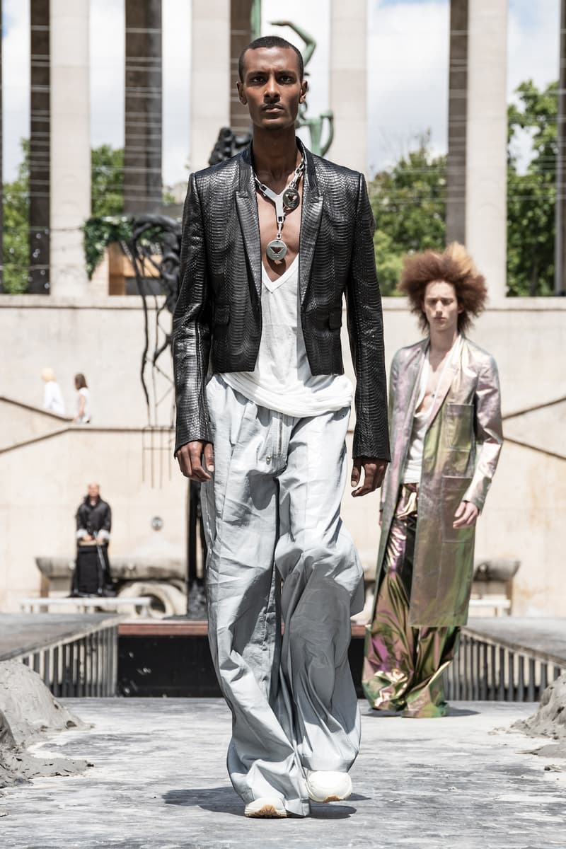 リック オウエンス Rick Owens 春夏コレクション Spring/Summer 2020 パリ ファッションウィーク Paris Fashion Week Men's SS20 Runway Collection Looks Tailoring Iridescent Coats Suits Streetwear Avant Garde