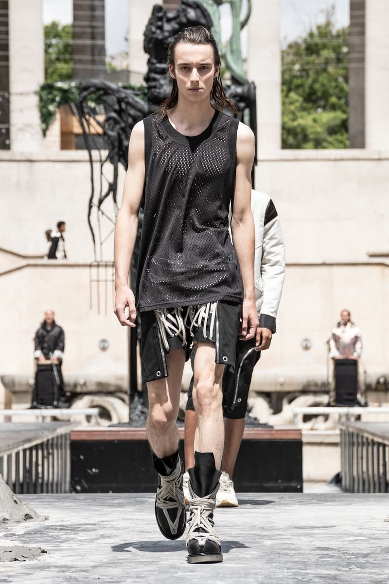 リック オウエンス Rick Owens 春夏コレクション Spring/Summer 2020 パリ ファッションウィーク Paris Fashion Week Men's SS20 Runway Collection Looks Tailoring Iridescent Coats Suits Streetwear Avant Garde
