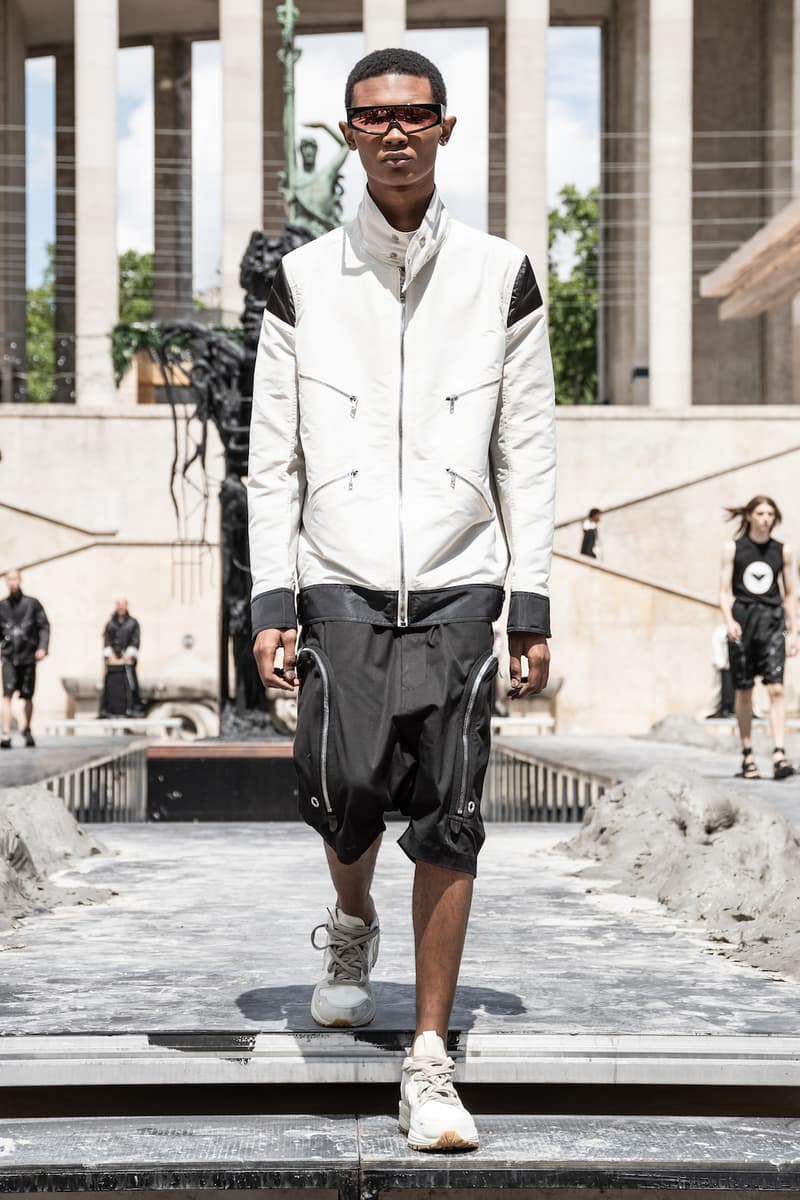 リック オウエンス Rick Owens 春夏コレクション Spring/Summer 2020 パリ ファッションウィーク Paris Fashion Week Men's SS20 Runway Collection Looks Tailoring Iridescent Coats Suits Streetwear Avant Garde