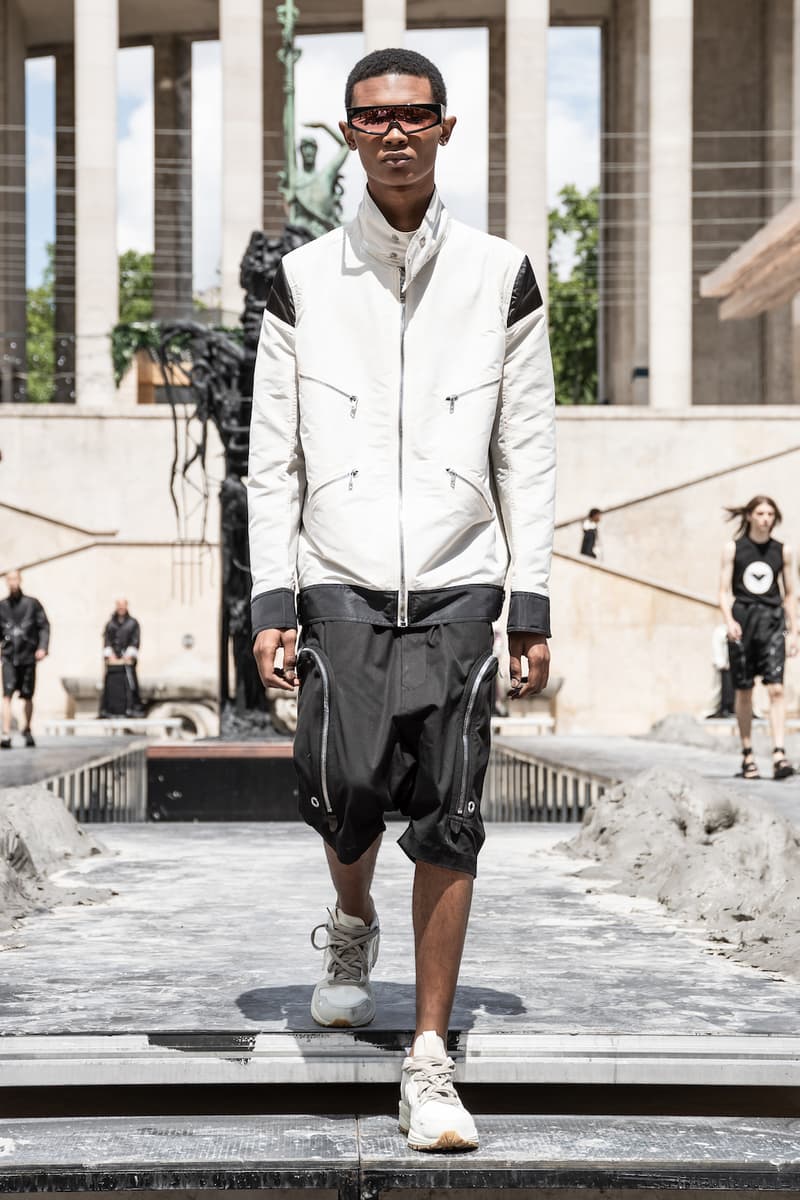 リック オウエンス Rick Owens 春夏コレクション Spring/Summer 2020 パリ ファッションウィーク Paris Fashion Week Men's SS20 Runway Collection Looks Tailoring Iridescent Coats Suits Streetwear Avant Garde