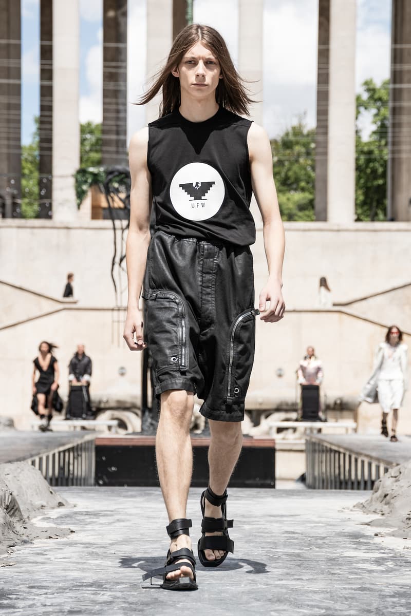 リック オウエンス Rick Owens 春夏コレクション Spring/Summer 2020 パリ ファッションウィーク Paris Fashion Week Men's SS20 Runway Collection Looks Tailoring Iridescent Coats Suits Streetwear Avant Garde