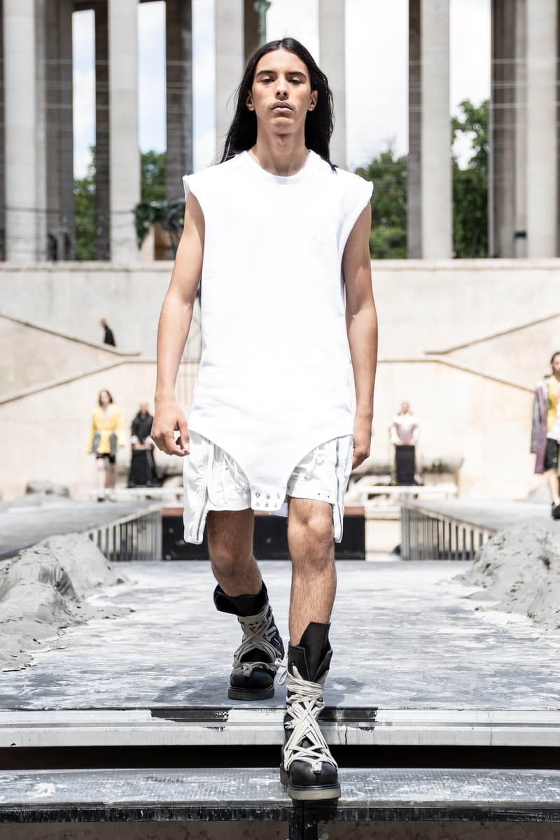 リック オウエンス Rick Owens 春夏コレクション Spring/Summer 2020 パリ ファッションウィーク Paris Fashion Week Men's SS20 Runway Collection Looks Tailoring Iridescent Coats Suits Streetwear Avant Garde