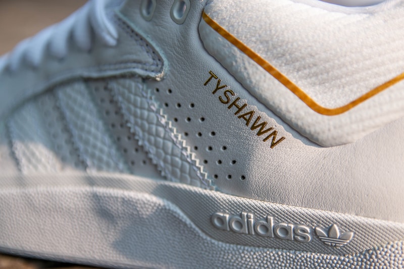 タイショーン・ジョーンズ  Tyshawn jones adidas skateboarding 初 プロ シグネチャー 白 トリプルホワイト モデル Tyshawn Triple White クローズアップ