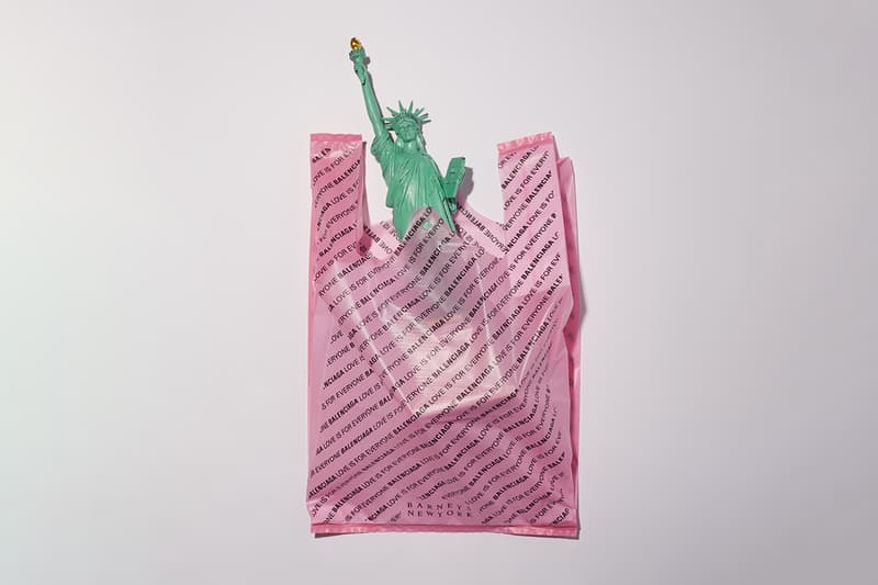 バレンシアガ Balenciaga x バーニーズ ニューヨーク Barneys デリバッグ プライド パレード Deli Bag World Pride Month 2019 LGBTQ + Plus Free Carrier New York Cassava Starch Eco Friendly Biodegradable Compostable