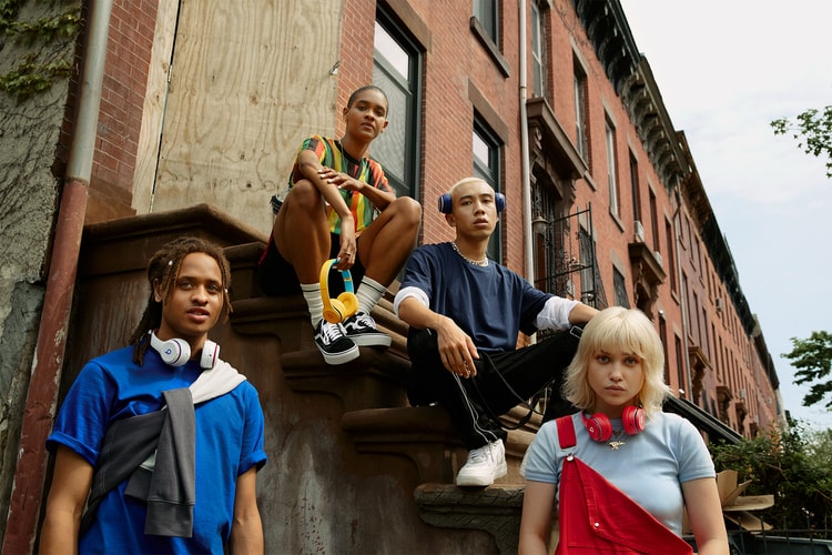 Beats by Dr. Dre のワイヤレスヘッドホン Solo3 よりカラフルな新色モデルが登場