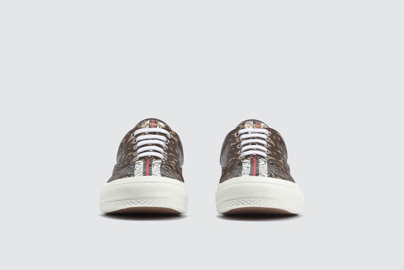 バーバリー Burberry より新モノグラムを全面に落とし込んだスニーカーが登場