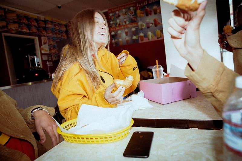 ドリューハウス Drew House 2019 新作 コレクション Collection Corduroy and Smiley Face California Los Angeles hotel slippers unisex brown