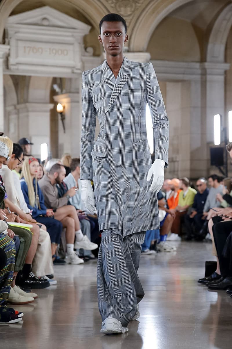 ジュン・ジー JUUN. J パリ ファッションウィーク Paris Fashion Week Men's 2020 春夏コレクション Spring/Summer 2020 Runway Presentation Men's Women's Collection Closer Look Images Shots Leather Technical Gothic Future Military Inspired Outerwear