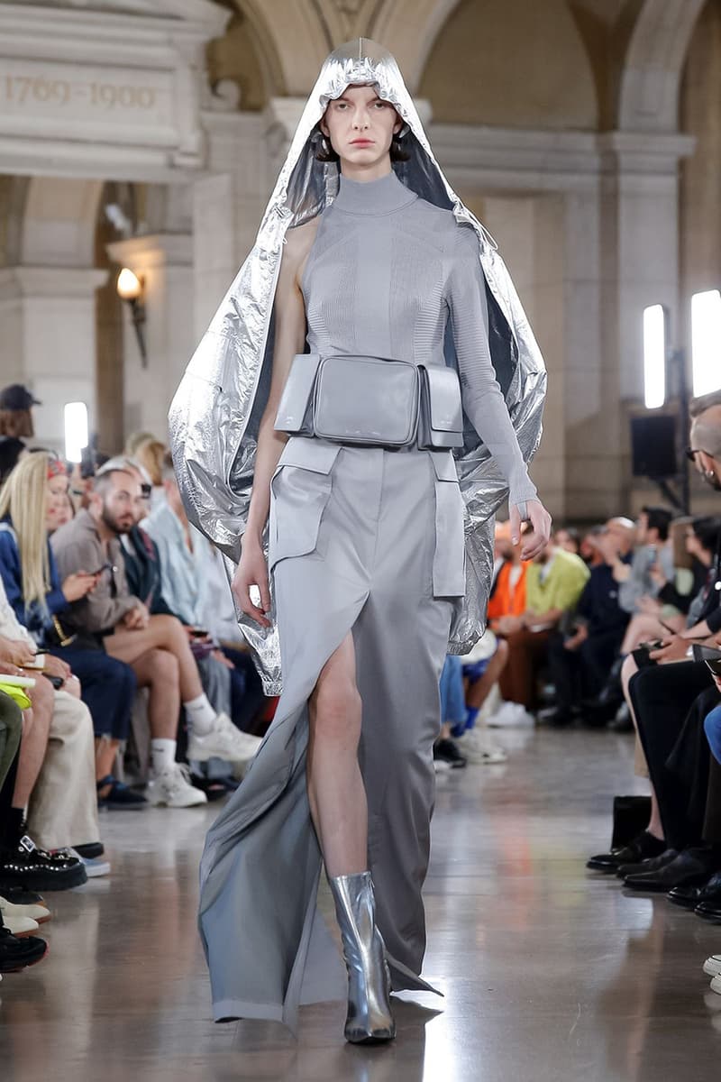 ジュン・ジー JUUN. J パリ ファッションウィーク Paris Fashion Week Men's 2020 春夏コレクション Spring/Summer 2020 Runway Presentation Men's Women's Collection Closer Look Images Shots Leather Technical Gothic Future Military Inspired Outerwear