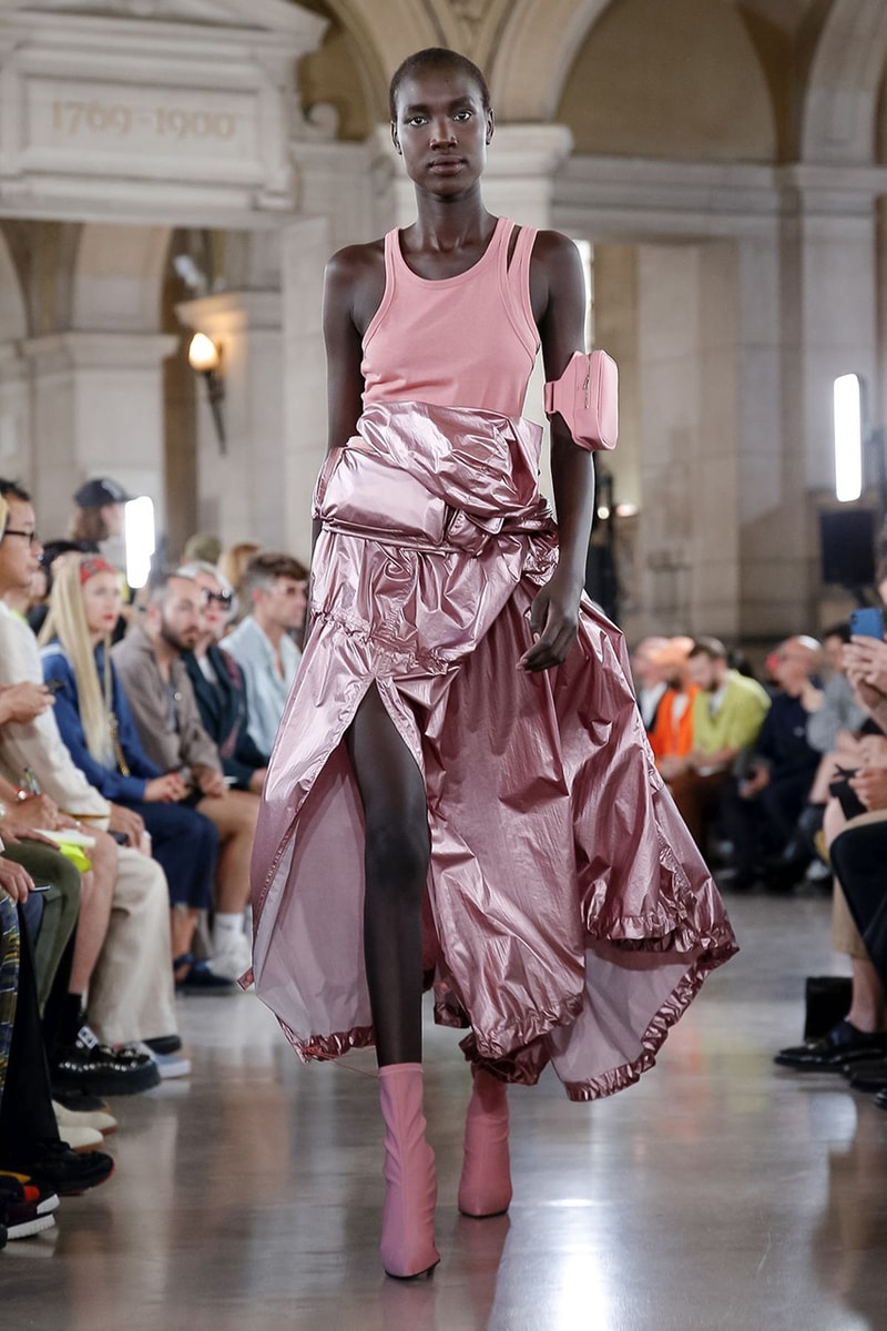 ジュン・ジー JUUN. J パリ ファッションウィーク Paris Fashion Week Men's 2020 春夏コレクション Spring/Summer 2020 Runway Presentation Men's Women's Collection Closer Look Images Shots Leather Technical Gothic Future Military Inspired Outerwear