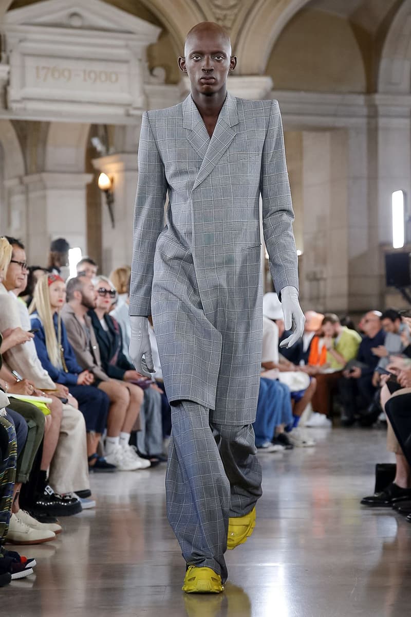 ジュン・ジー JUUN. J パリ ファッションウィーク Paris Fashion Week Men's 2020 春夏コレクション Spring/Summer 2020 Runway Presentation Men's Women's Collection Closer Look Images Shots Leather Technical Gothic Future Military Inspired Outerwear