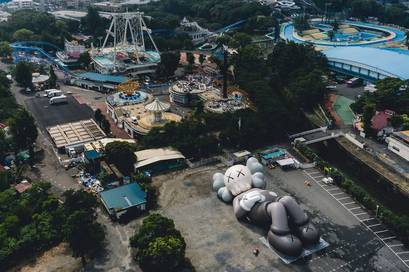 UPDATE：KAWS の巨大アートプロジェクト “KAWS:HOLIDAY JAPAN” が富士山の麓で開催決定