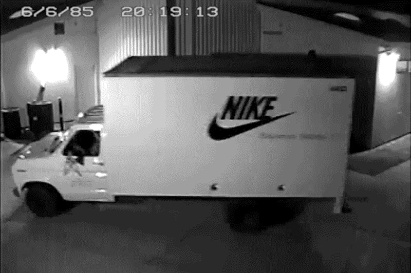Nike ナイキ 謎 最新 キャンペーン LOST SHIPMENT ロストシップメント  トラック  ストレンジャー・シングス